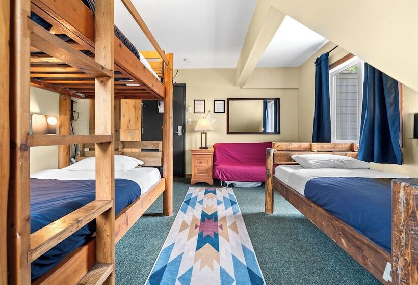 فندق صغير Squamish Adventure Inn