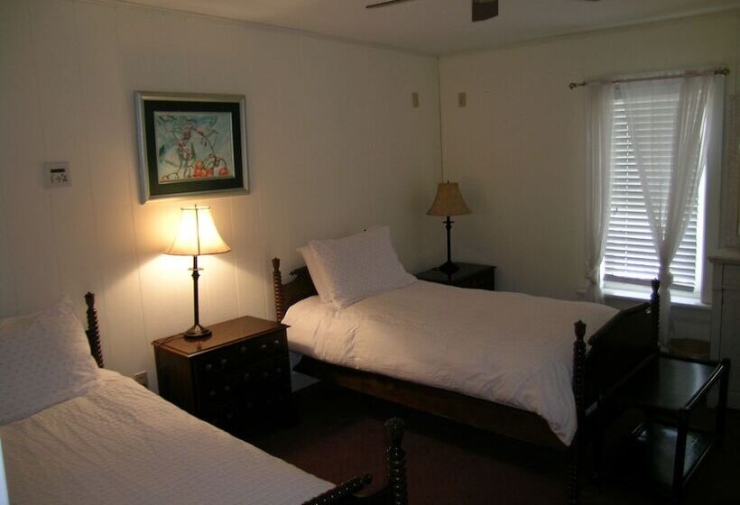 تختخواب و صبحانه Emilyville Inn
