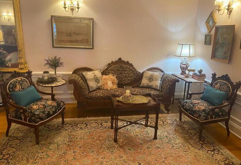 مبيت وإفطار Montrose Inn