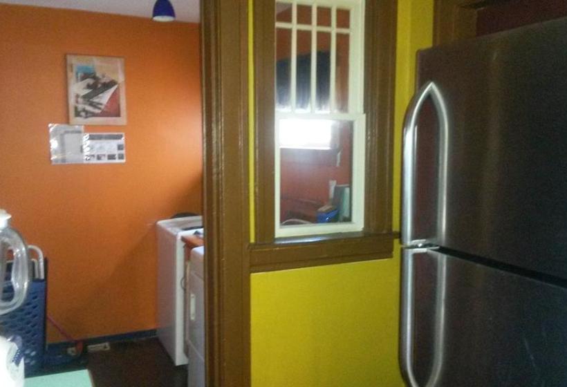 تختخواب و صبحانه Nisku Guest House