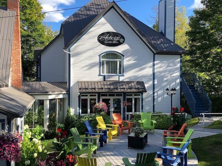 هتل Auberge Sous Les Arbres