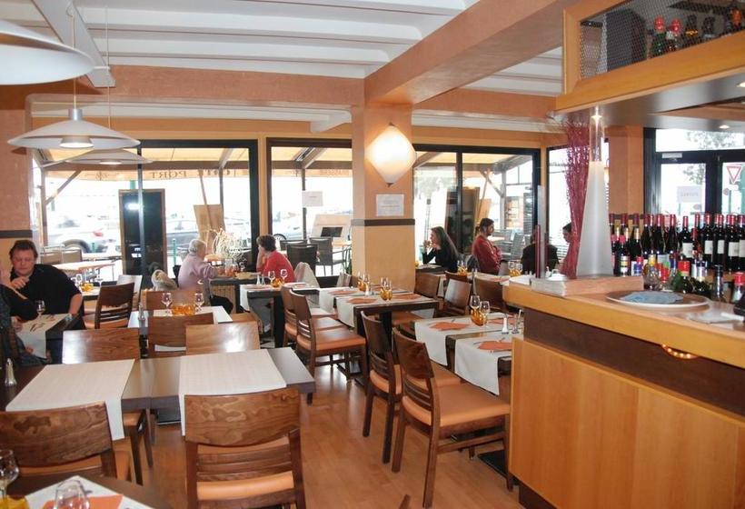 فندق Hôtel Du Port