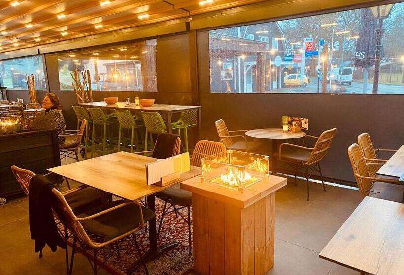 ホテル Restaurant  De Vossenberg