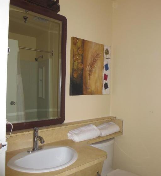 Отель Vanderhoof Inn