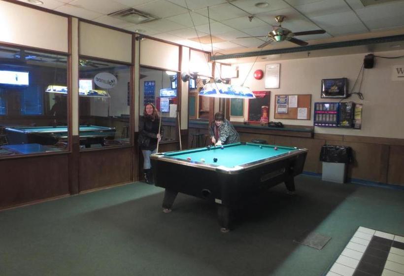 Отель Vanderhoof Inn