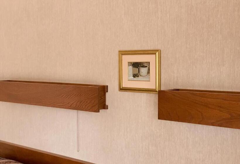 Silverwood Motel