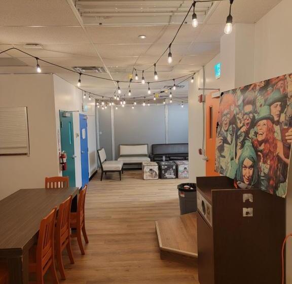 Wicked Hostels   Calgary