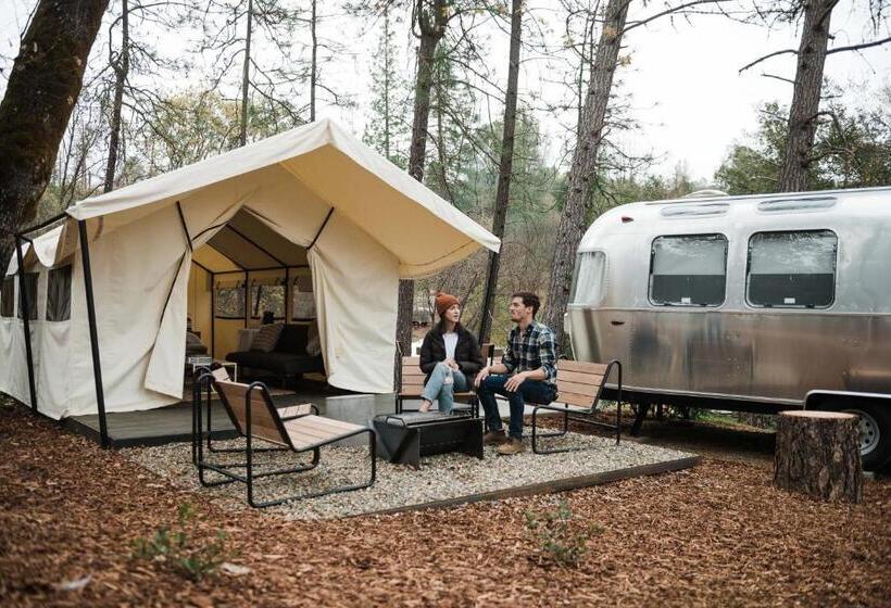 هتل Autocamp Sequoia