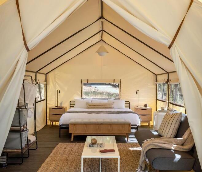هتل Autocamp Sequoia