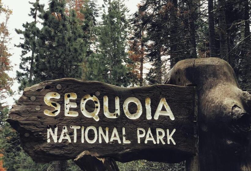 هتل Autocamp Sequoia