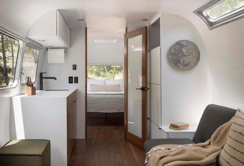هتل Autocamp Sequoia