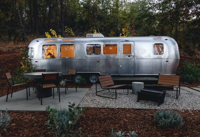 هتل Autocamp Sequoia