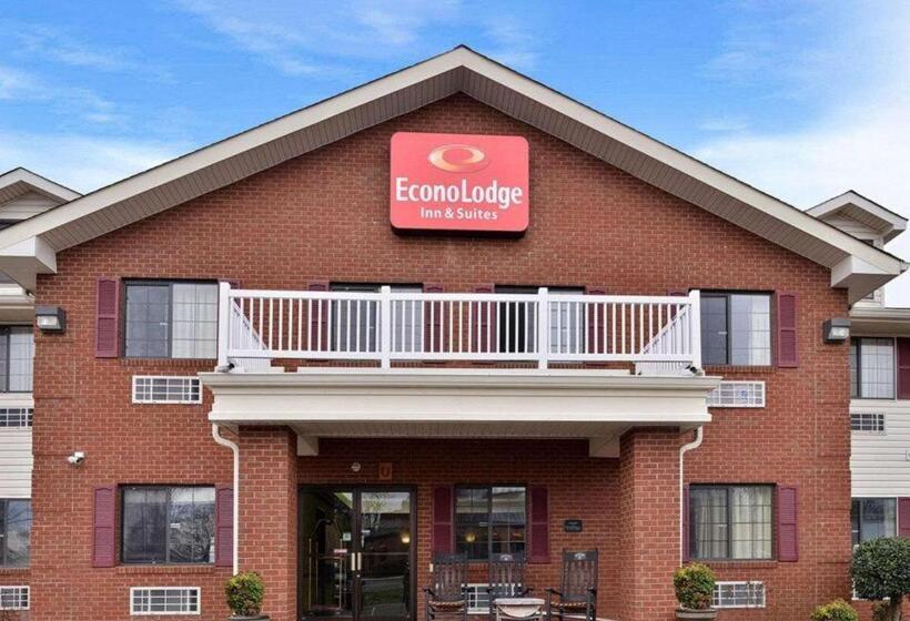 هتل Econo Lodge Inn & Suites