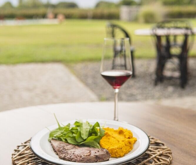 هتل El Porvenir Wine Lodge
