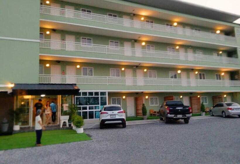 Asleep Hotel Sriracha แอสลีพ โฮเทล