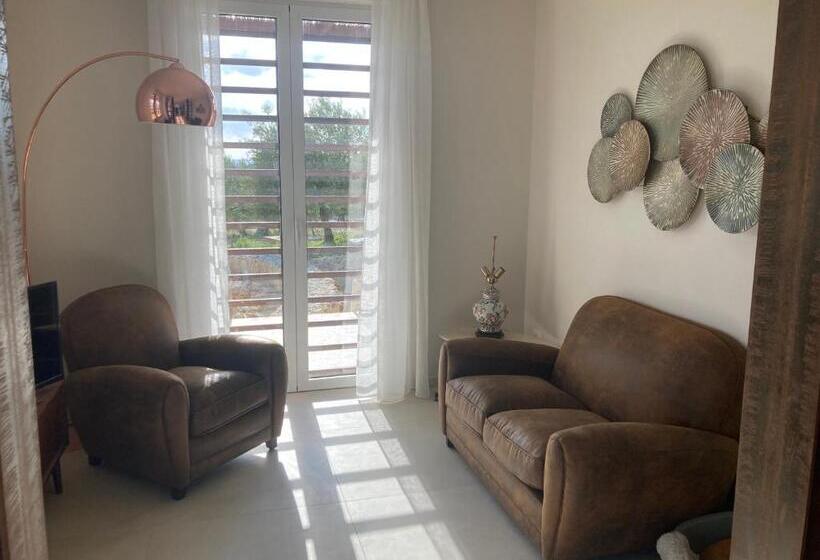 تختخواب و صبحانه Bnb Noto   Charming Tiny House