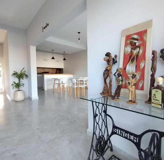Отель Laguna Suites