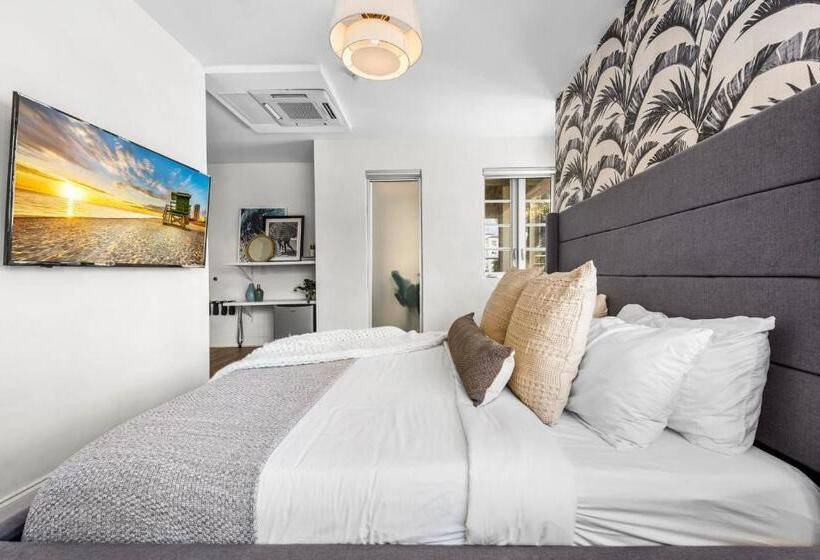 هتل Luxuri Suites 218 In Miami Beach