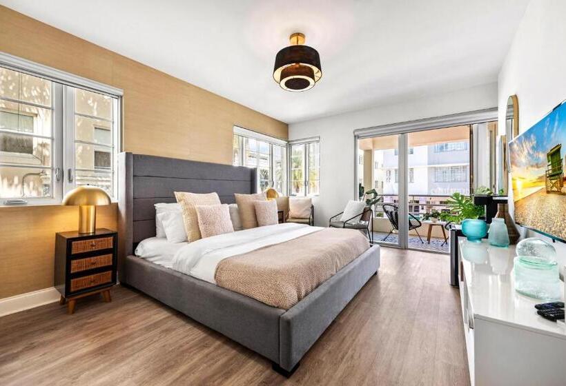 Отель Luxuri Suites 310 In Miami Beach