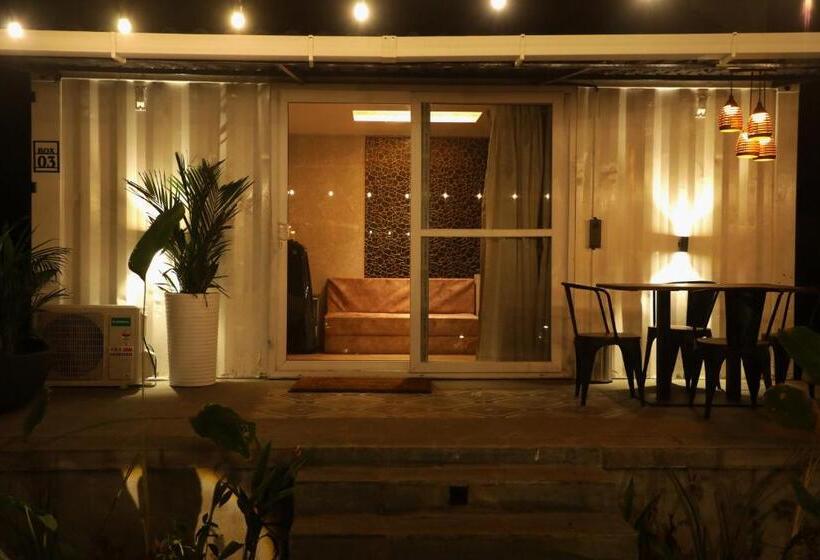 호텔 Out Of Box Living Kashid,murud
