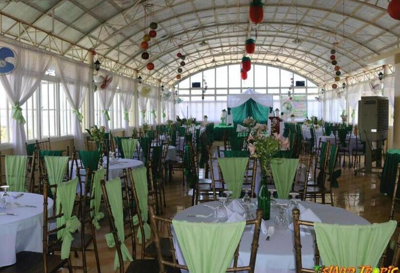 Island Tropic Hotel And Restaurant