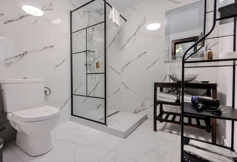 تختخواب و صبحانه Villa Tom