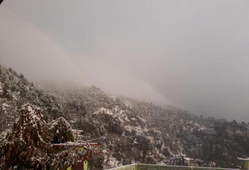 فندق Hills View Home Stay