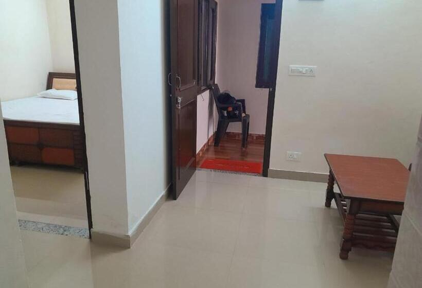 فندق Hills View Home Stay