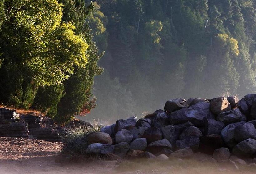 تختخواب و صبحانه Auberge Des Eaux Vives