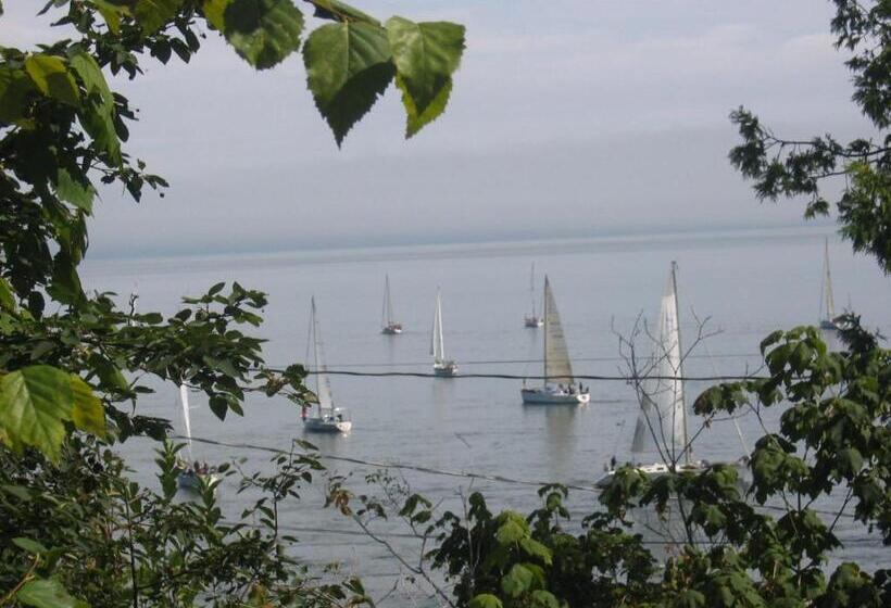 تختخواب و صبحانه Auberge Des Eaux Vives