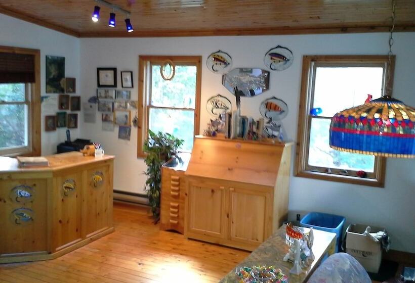 צימר Auberge Du Saumonier Lodge