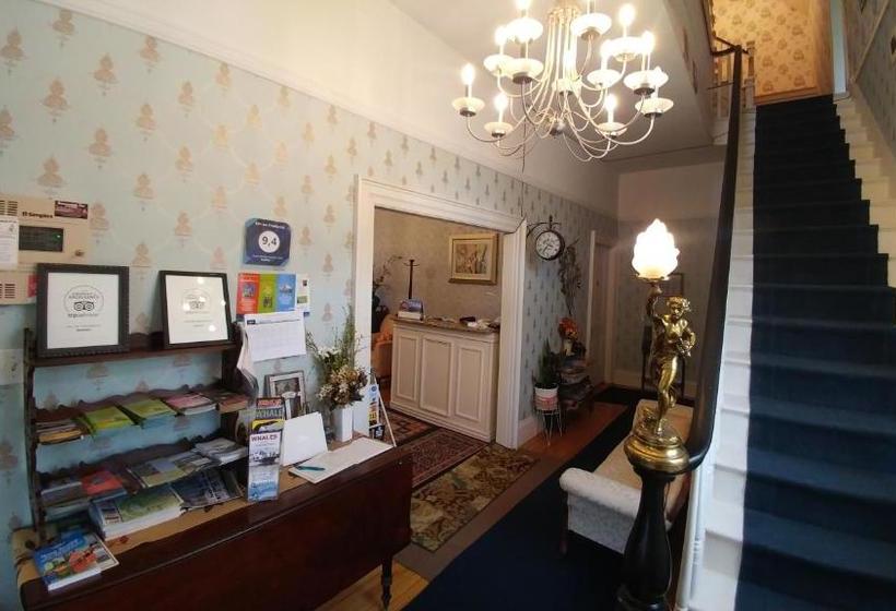 تختخواب و صبحانه Inn On Frederick
