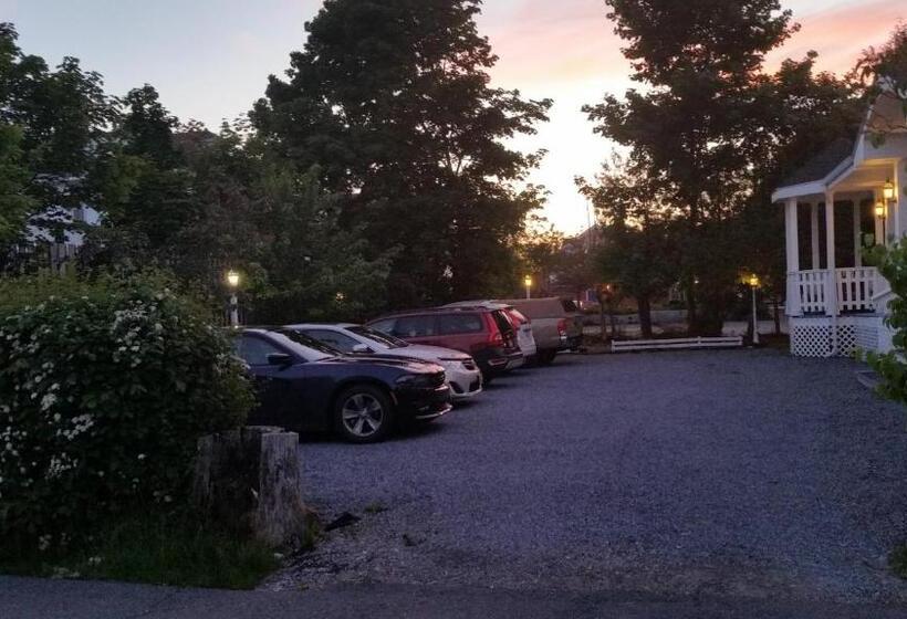 تختخواب و صبحانه Inn On Frederick