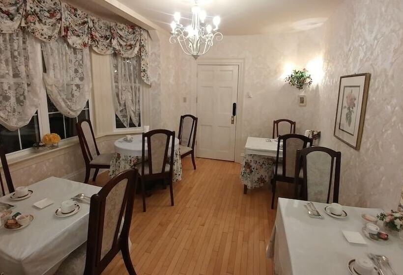 تختخواب و صبحانه Inn On Frederick