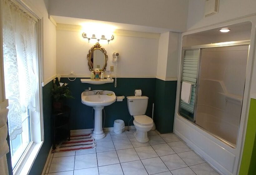 تختخواب و صبحانه Inn On Frederick