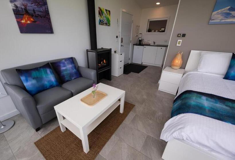 تختخواب و صبحانه Northern Lights Resort & Spa