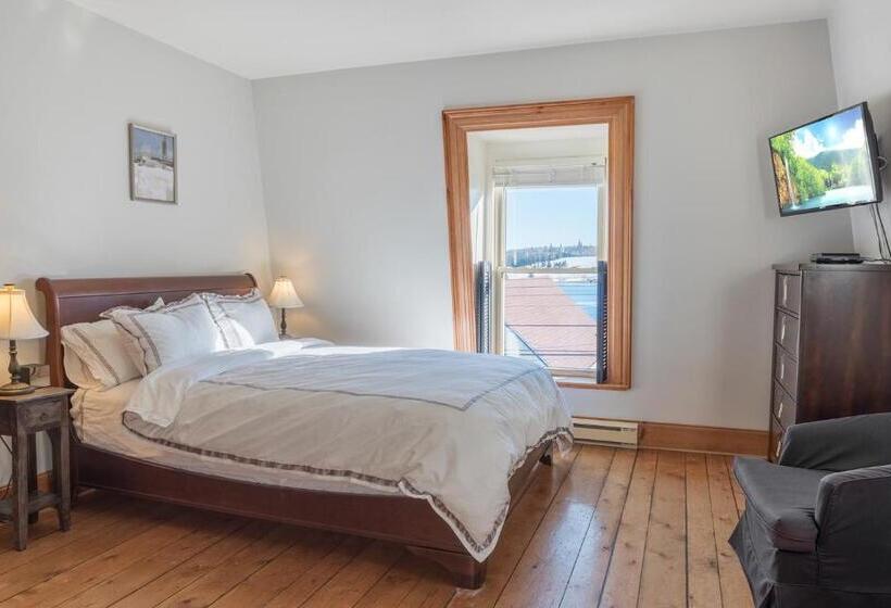 تختخواب و صبحانه Sail Inn Lunenburg