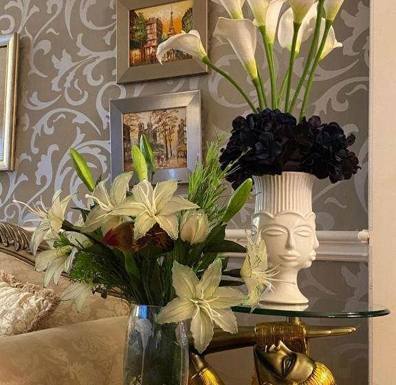 تختخواب و صبحانه Serenity