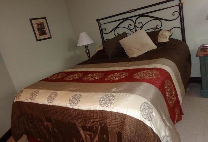 Happy Motel