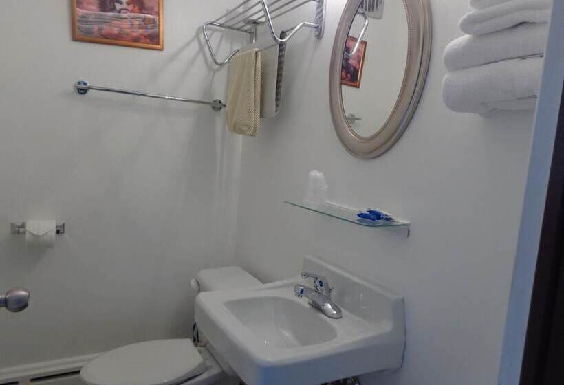 Happy Motel