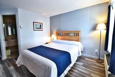 هتل Econo Lodge Temiscouata Sur Le Lac