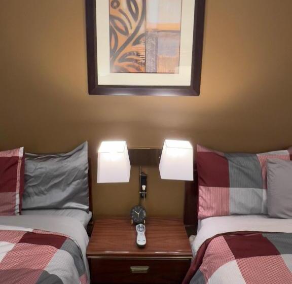 Monashee Motel
