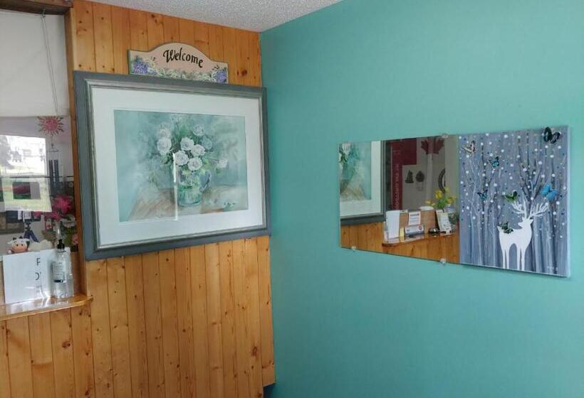 Moosomin Motel