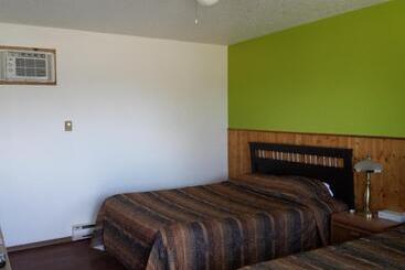 Moosomin Motel