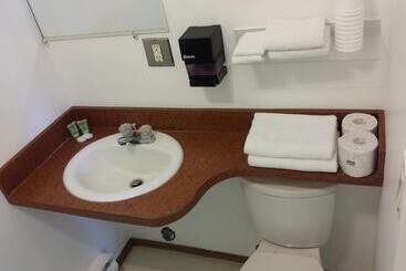 Moosomin Motel