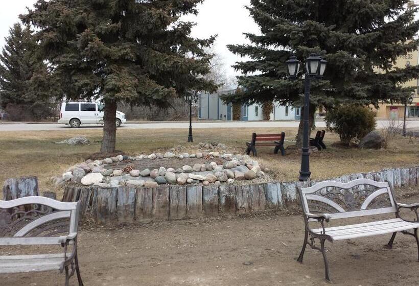 Moosomin Motel