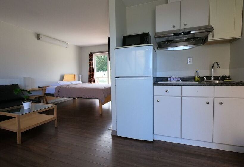 Qualicum Bay Resort