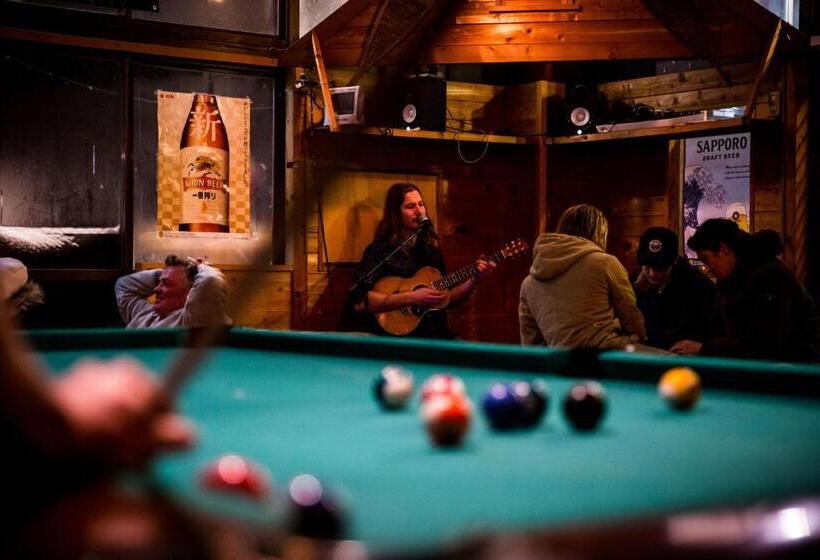 هاستل Hakuba Cortina Lodge