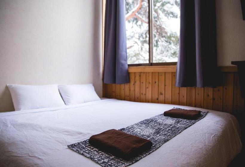 هاستل Hakuba Cortina Lodge