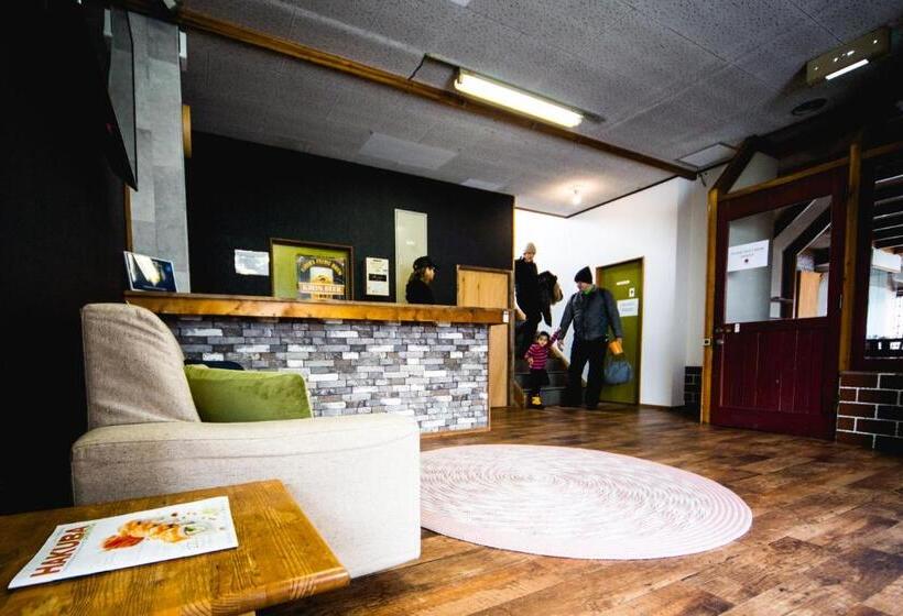 هاستل Hakuba Cortina Lodge